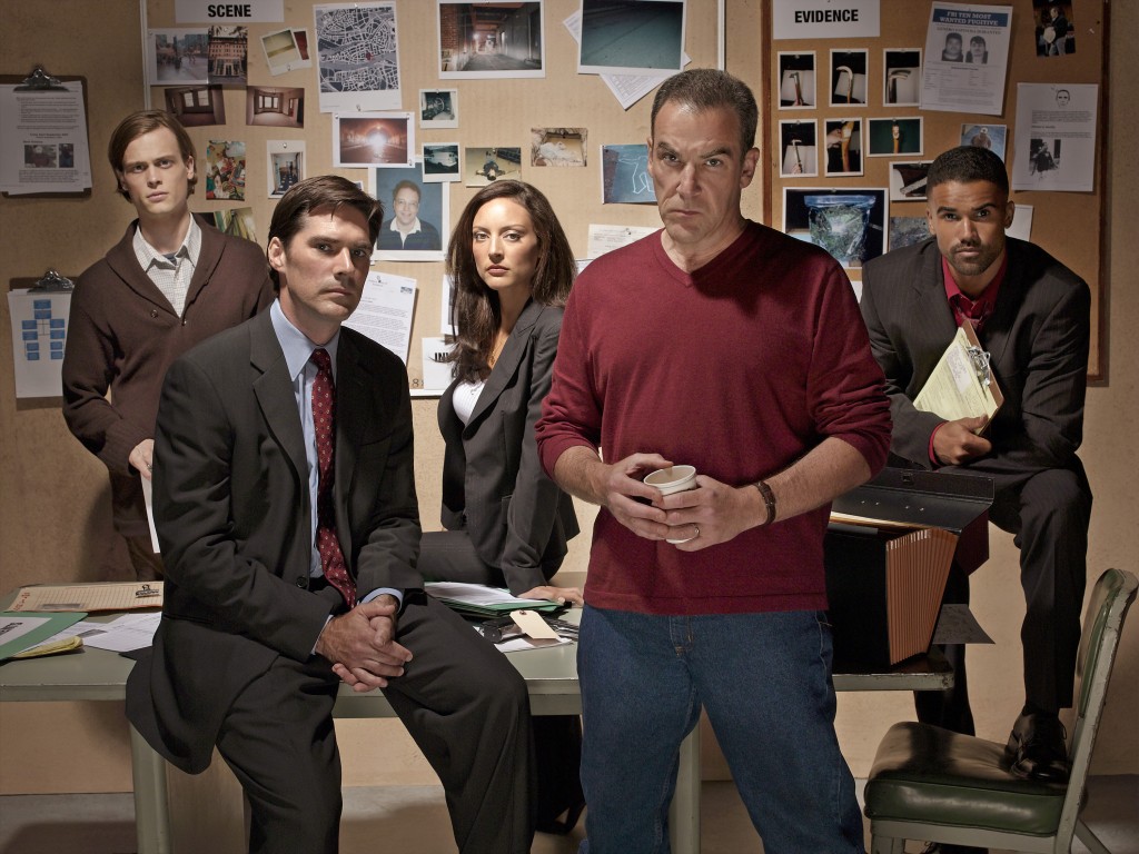 CRIMINAL MINDS - "Criminal Minds" stars Matthew Gubler as Special Agent Dr. Reid, Thomas Gibson as Special Agent Aaron Hotch, Lola Glaudini as Elle Greenway, Mandy Patinkin as Special Agent Jason Gideon and Shemar Moore as Special Agent Derek Morgan. (TOUCHSTONE TV/NIGEL PARRY)