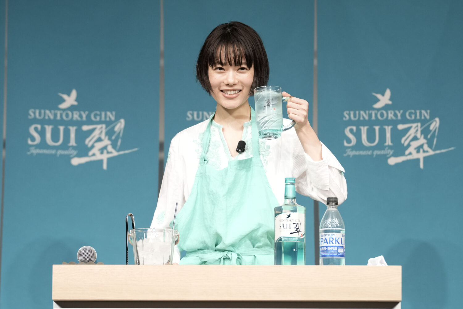 杉咲花 サントリージン「翠（SUI）」新メッセンジャー＆新CM発表会 - TVfan Web テレビファン ウェブ